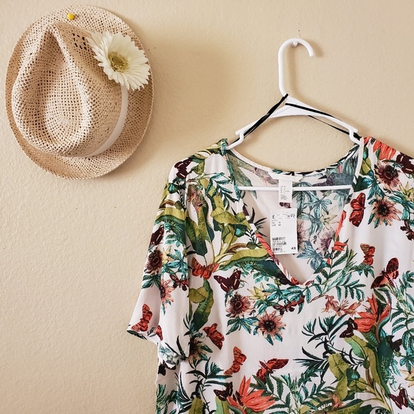 Blouse - Picture 2 of 3